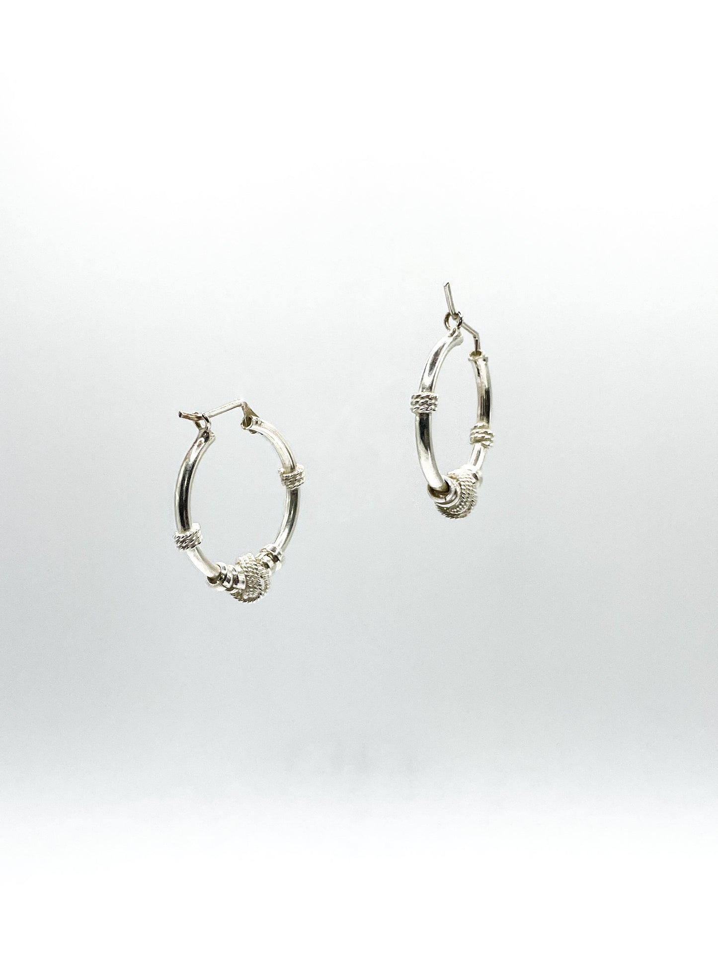 Medium Knot Hoop Earrings